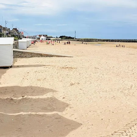 Cozy Apartment In Courseulles-Sur-Mer Apartamento *